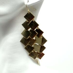Vintage Gold Tone Chandelier Drop Earrings